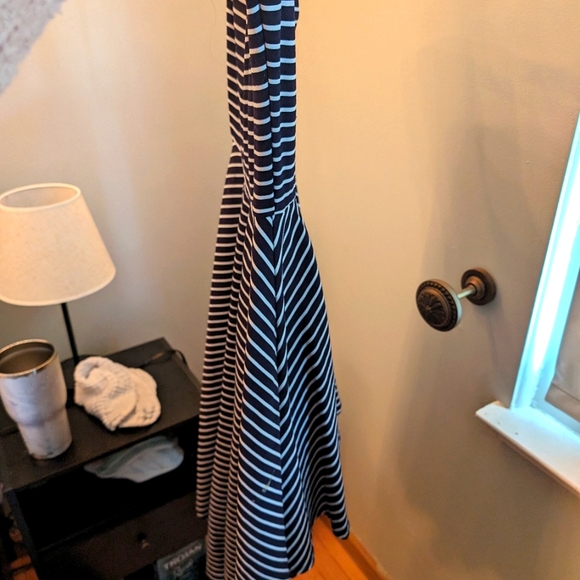 Dresses & Skirts - Windsor dress size M